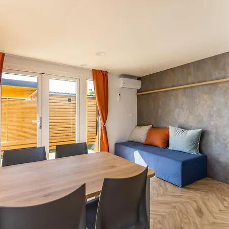 Maggiore Bay Apart-hotel *