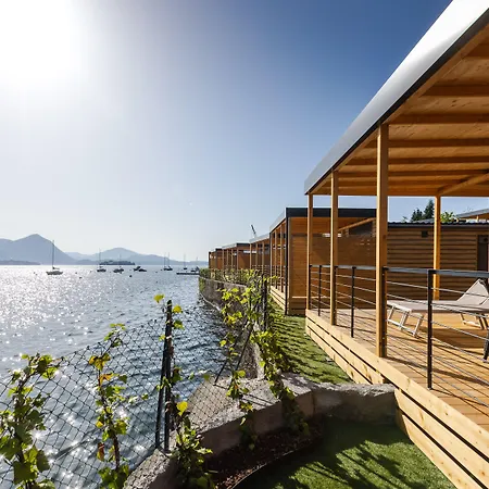 Maggiore Bay