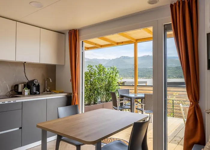 Апарт-отель Maggiore Bay 4*