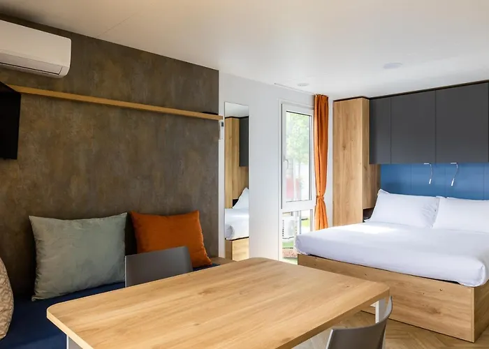 Hotel apartamentowy Maggiore Bay 4*