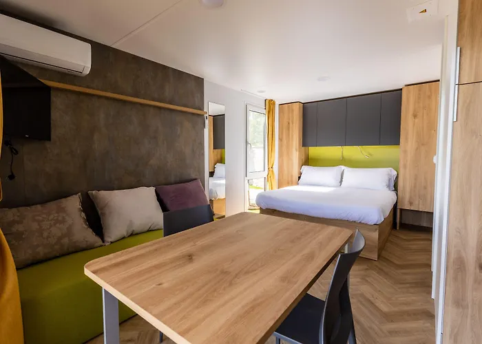 Maggiore Bay Бавено